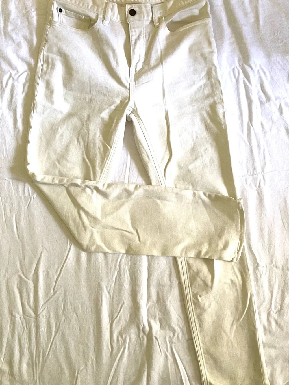 Banana Republic Slim Straight Jeans in Off-White/Cream